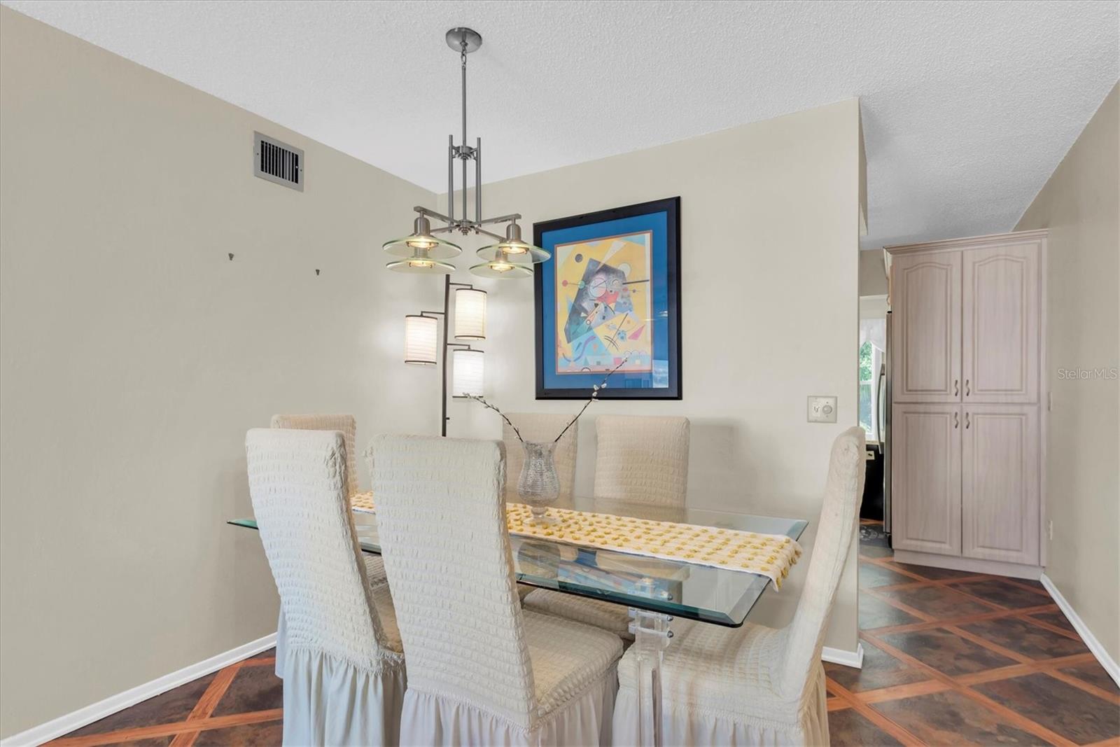 ON TOP OF THE WORLD - Residential Lease