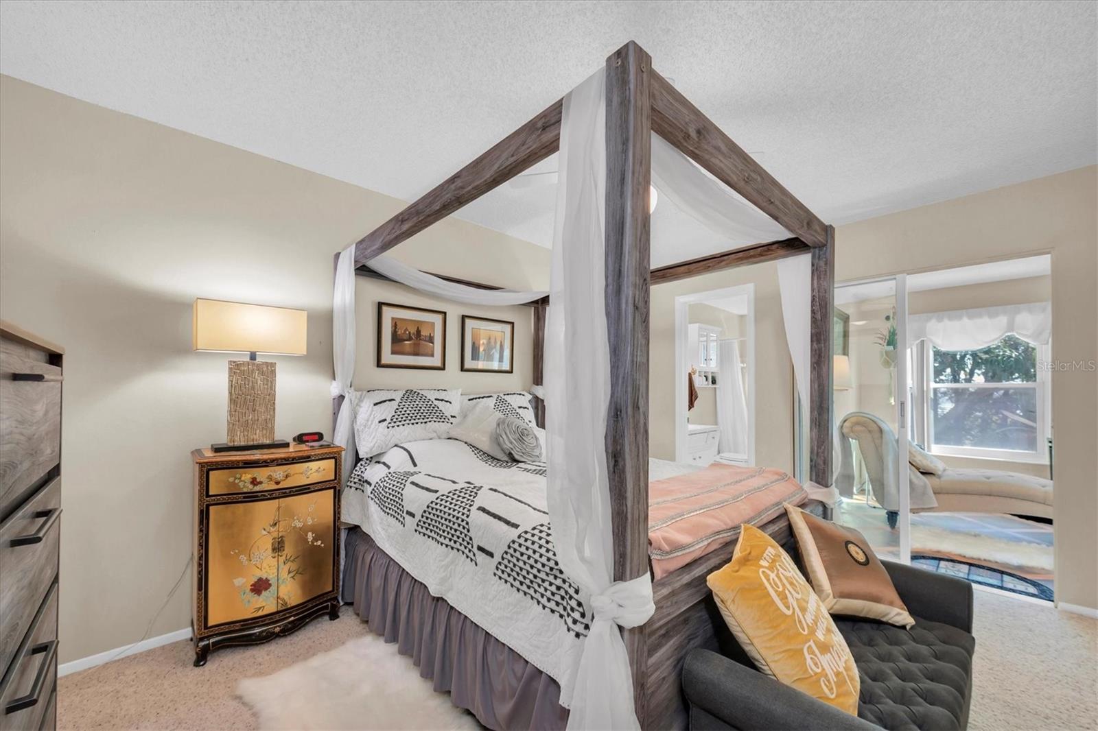 ON TOP OF THE WORLD - Residential Lease