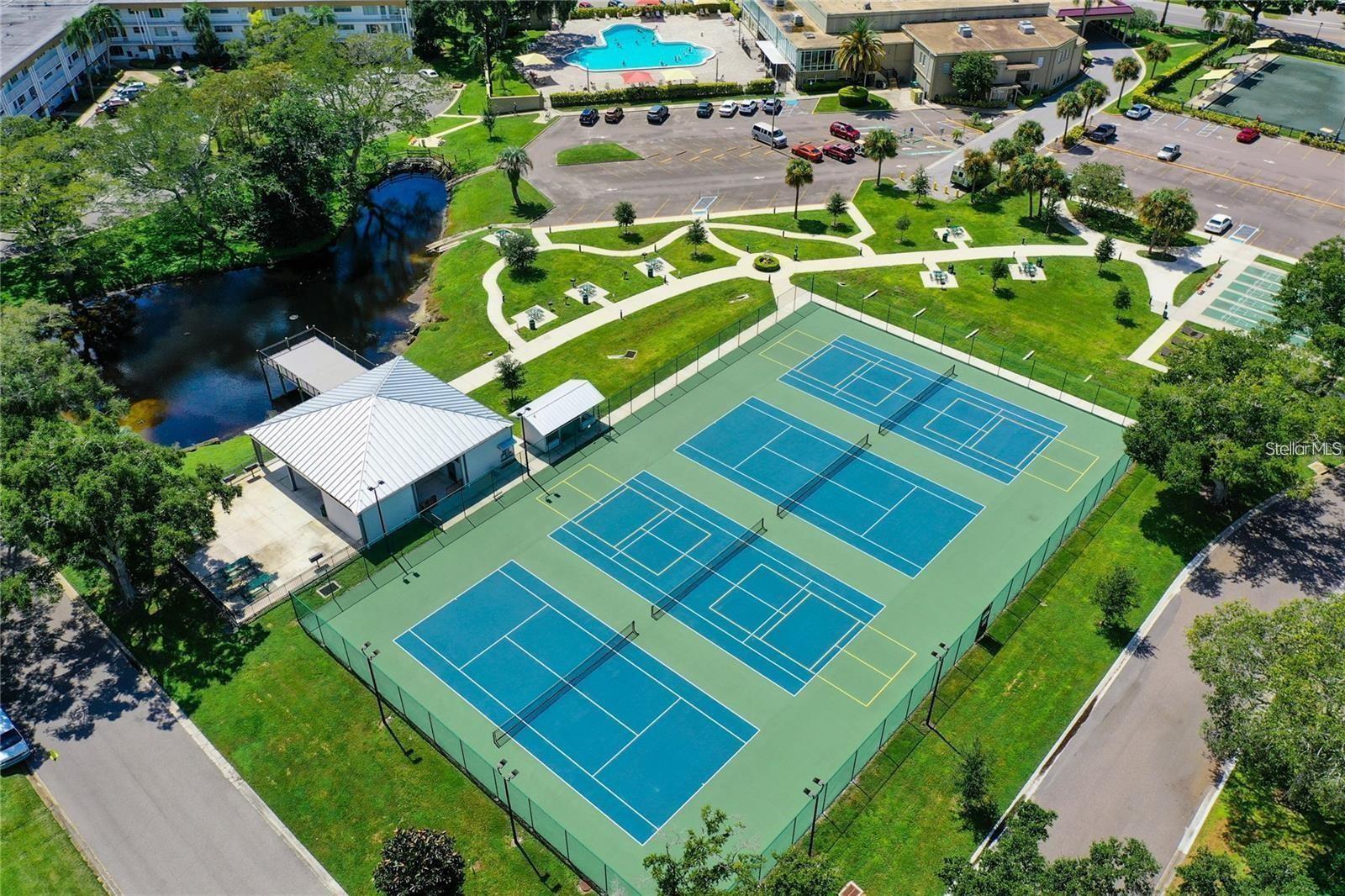 ON TOP OF THE WORLD - Residential Lease