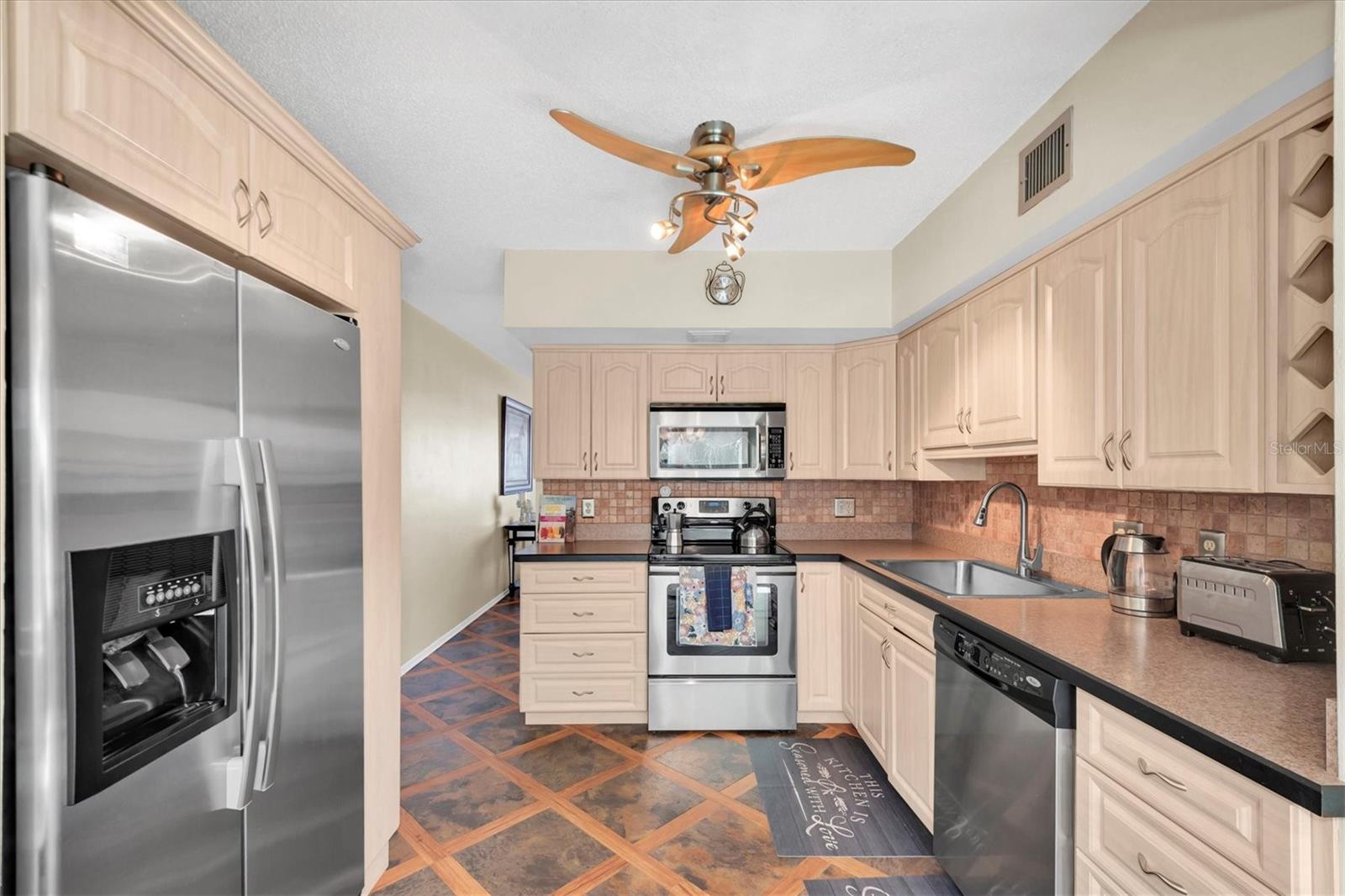 ON TOP OF THE WORLD - Residential Lease