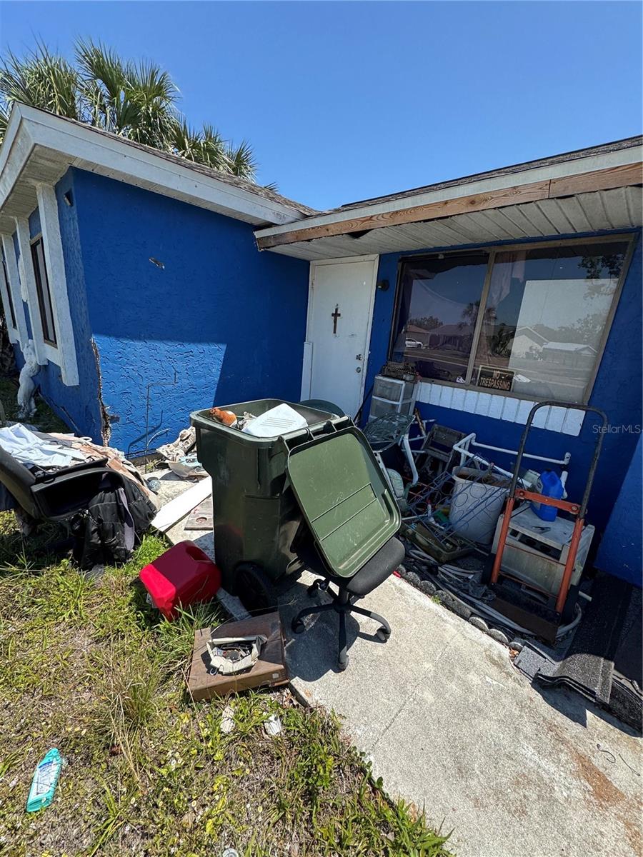 This charming 2-bedroom, 1-bath home is perfect for investors or first-time buyers. Located in a growing area with strong rental demand, this property offers low maintenance and solid potential. Features a functional layout, spacious yard, and easy access to shopping, and major highways.