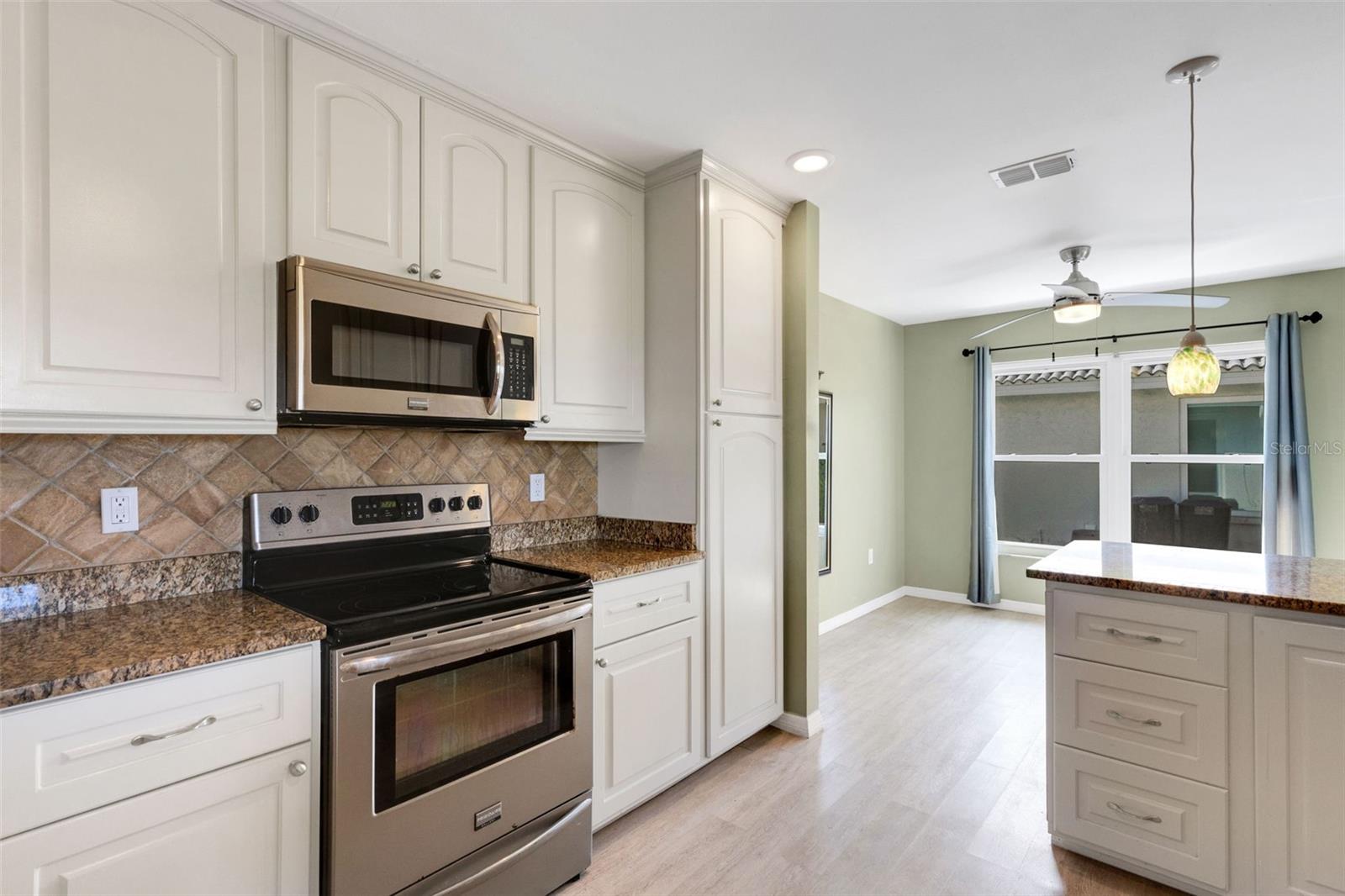 RIVER ISLES - Residential