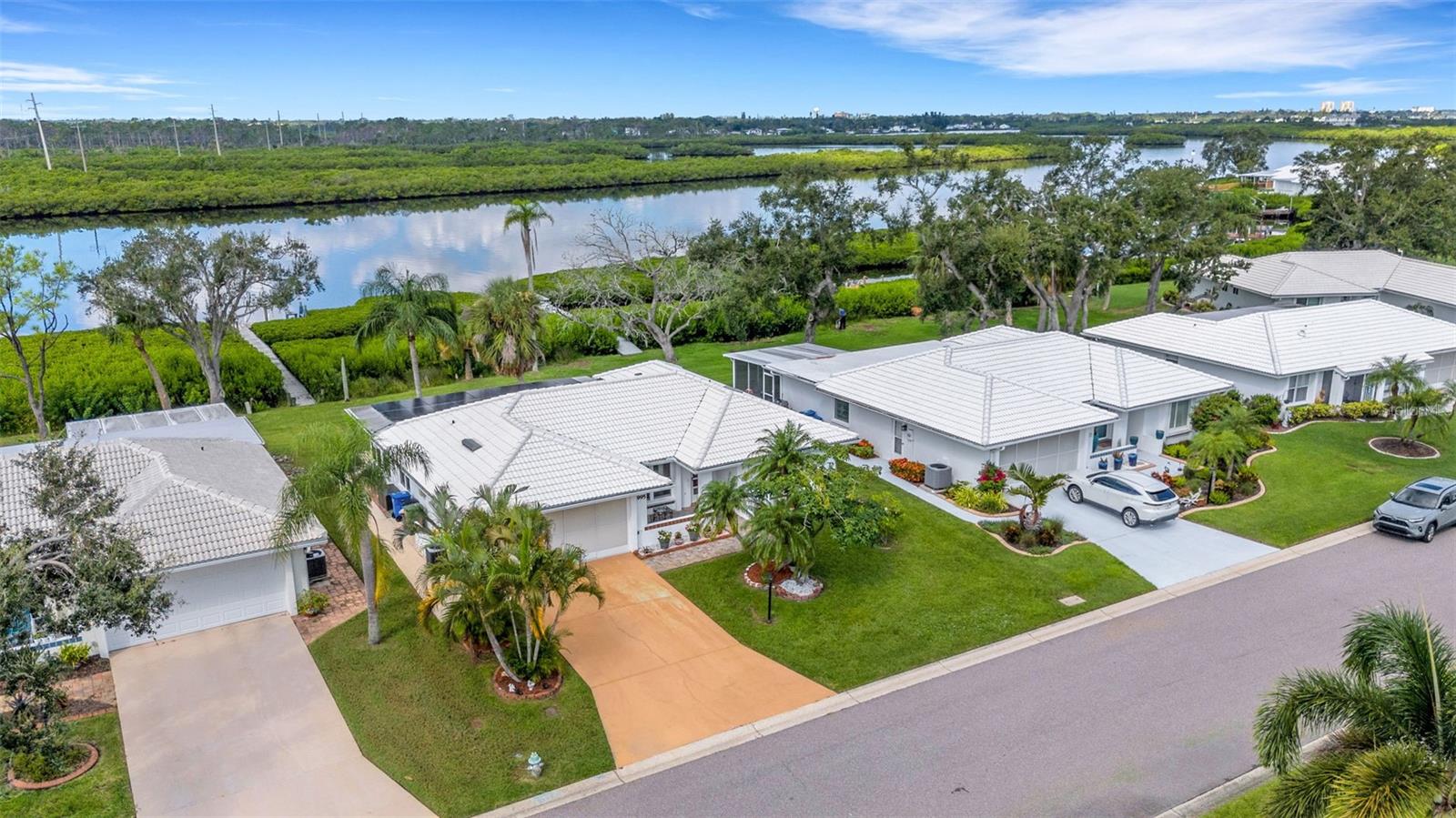 RIVER ISLES - Residential