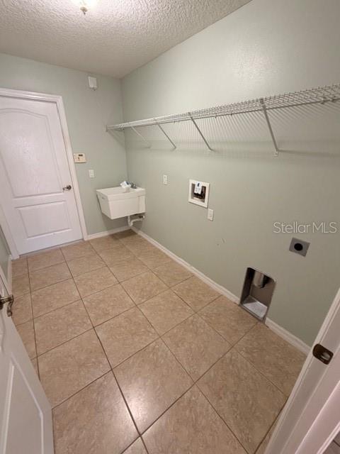 PINE LAKES - Residential