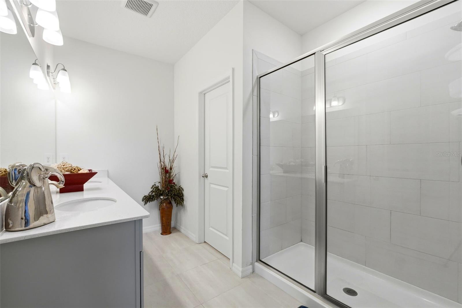 CREEKSIDE TOWNHOMES - Residential Lease