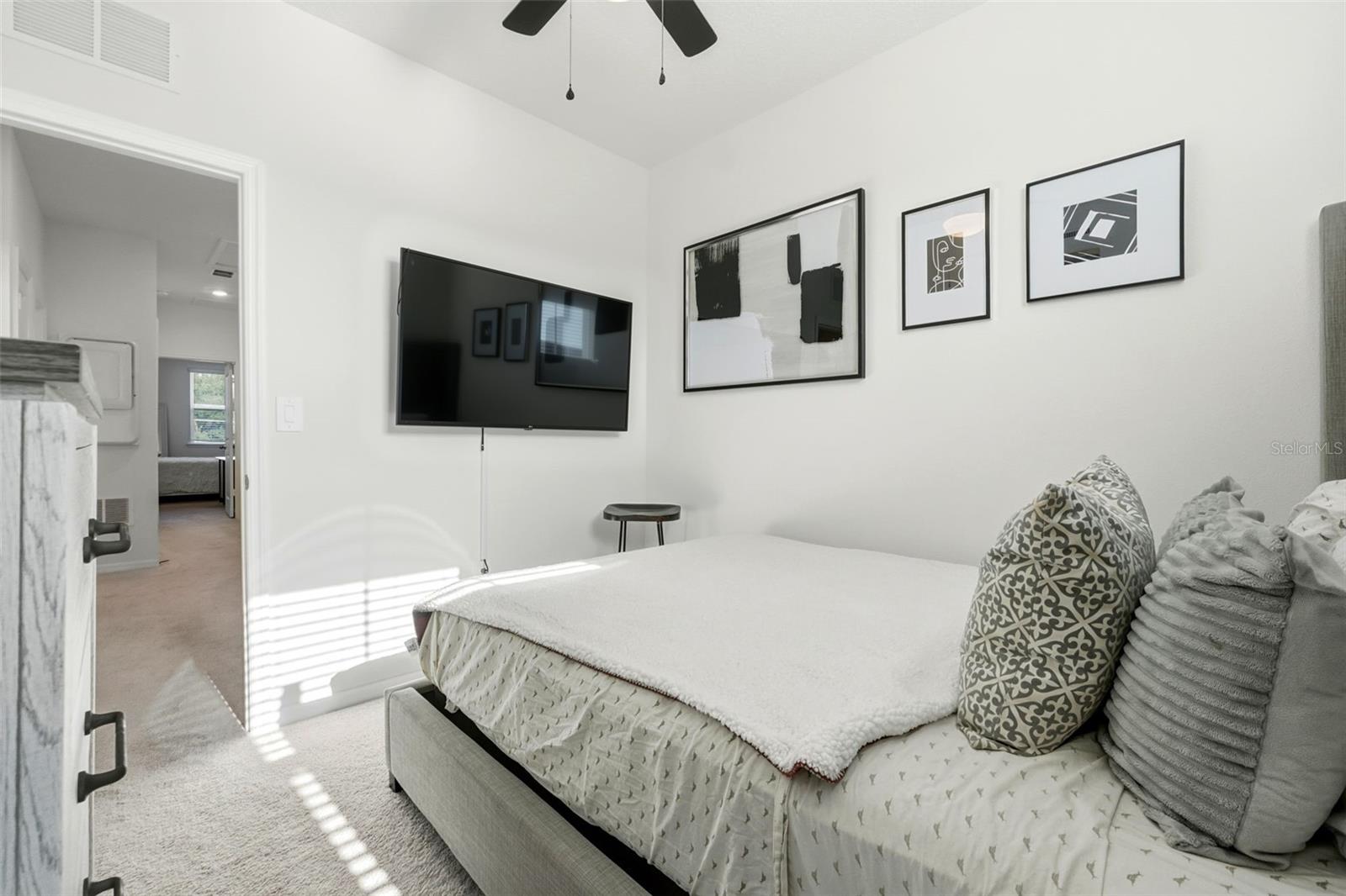 CREEKSIDE TOWNHOMES - Residential Lease