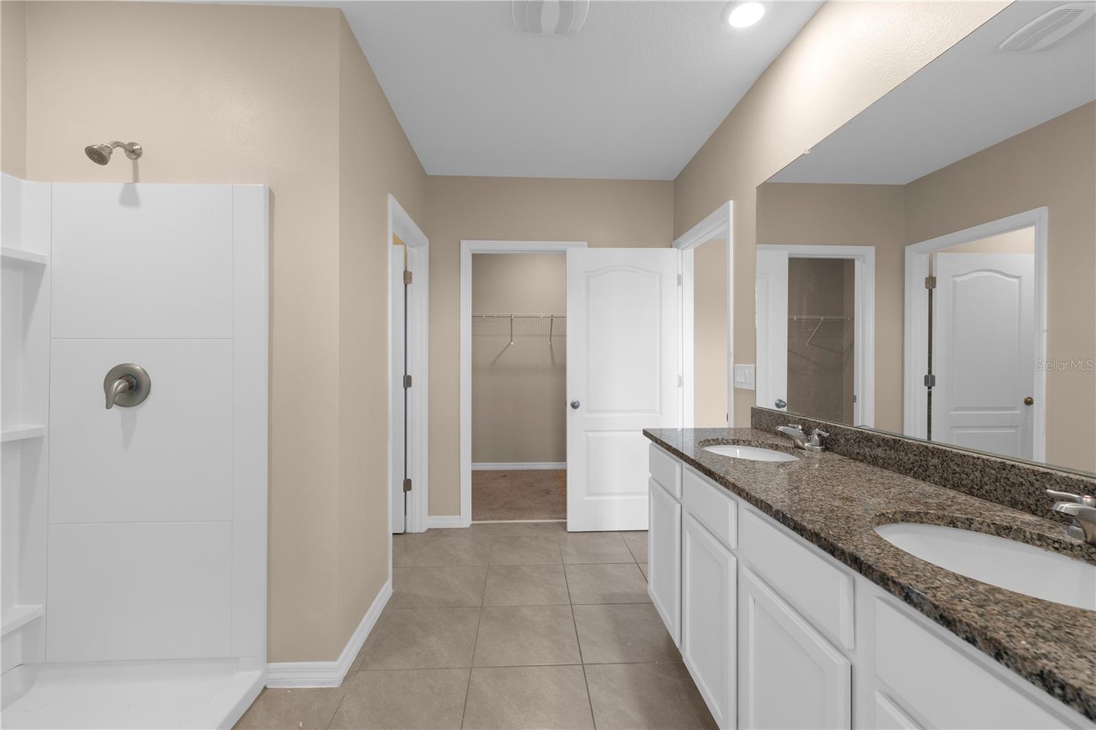 BARRINGTON - Residential Lease