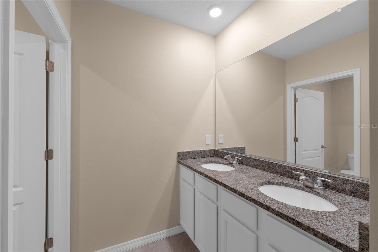 BARRINGTON - Residential Lease