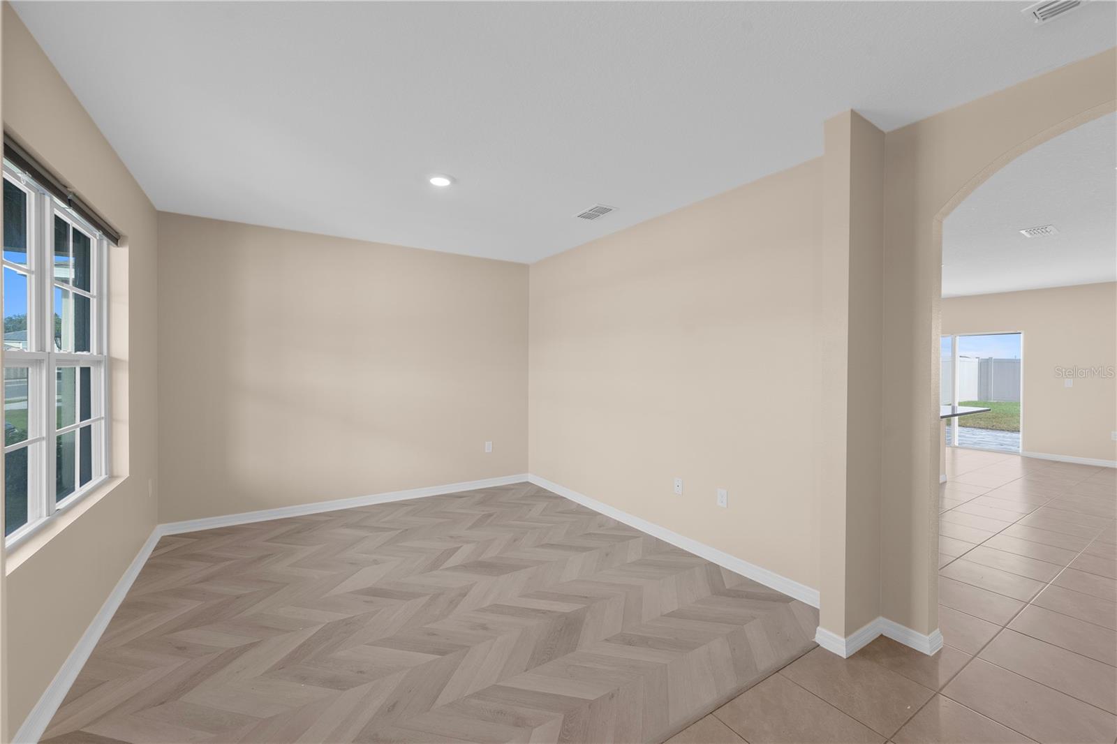 BARRINGTON - Residential Lease