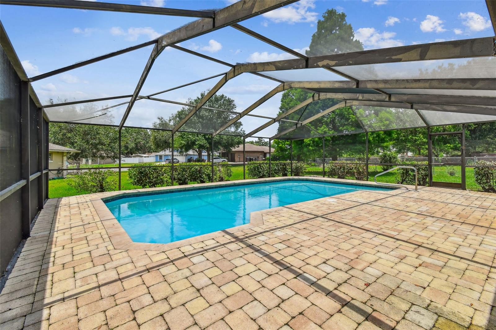 4221 MEADOWBEND COURT