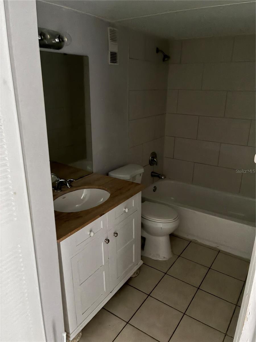 COMMODORE PLACE CONDO - Residential