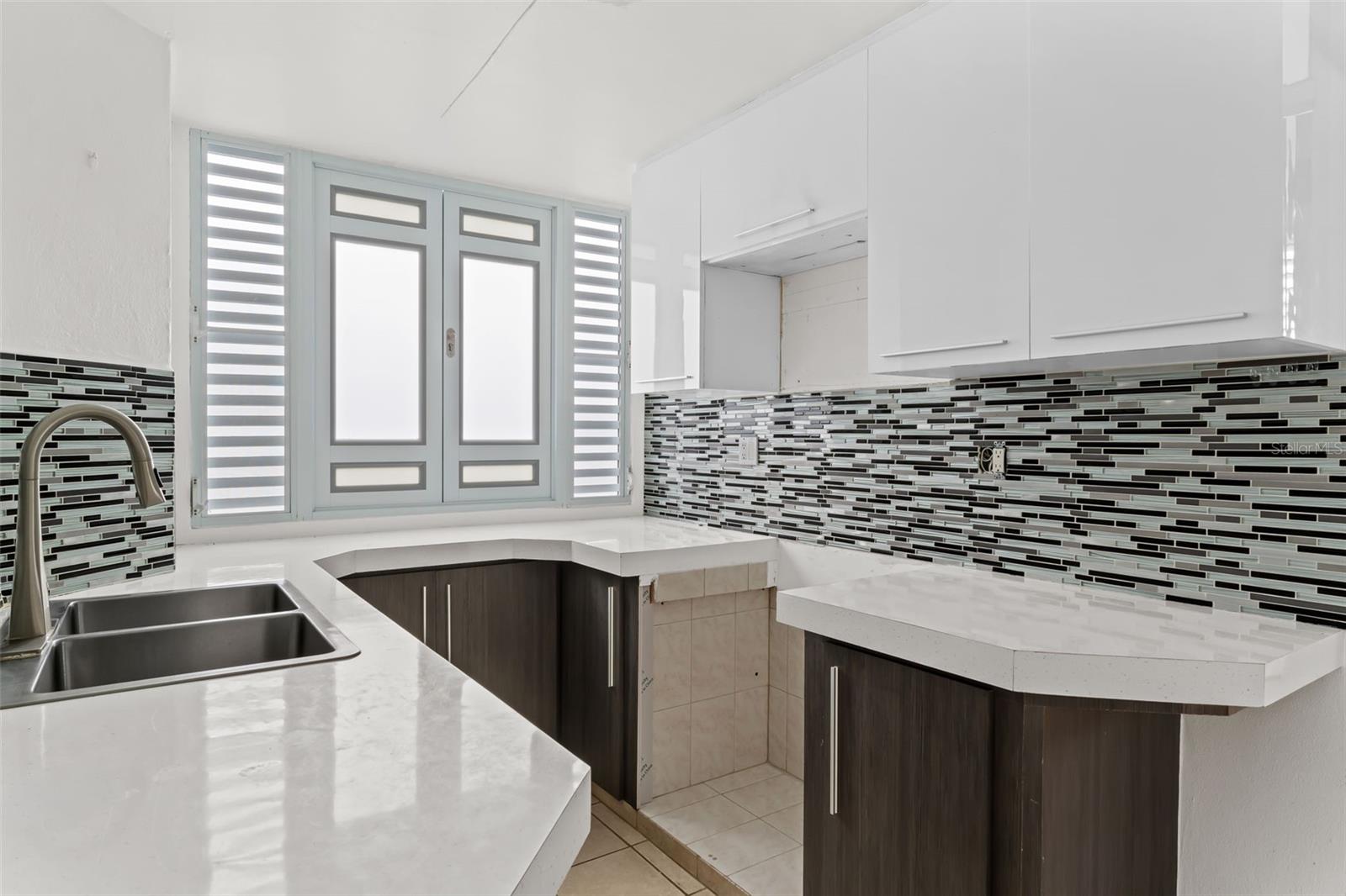 LOS COLOBOS PARK - Residential