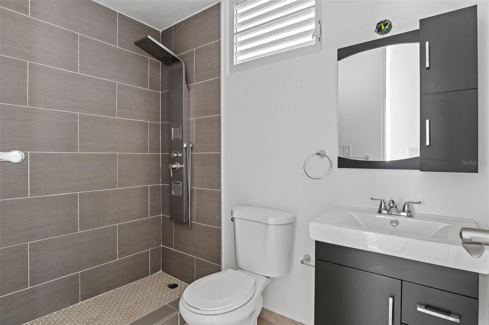 LOS COLOBOS PARK - Residential