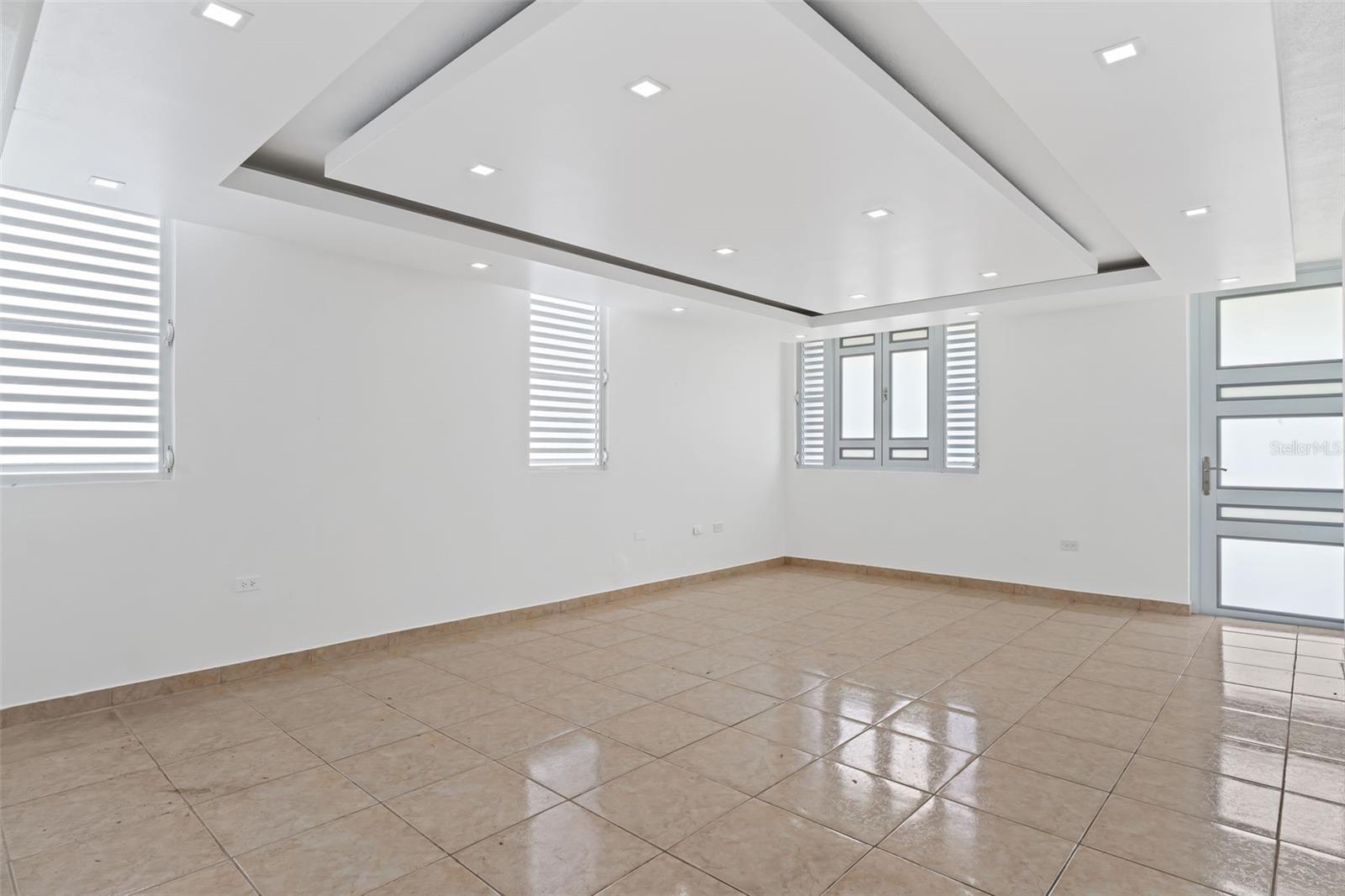 LOS COLOBOS PARK - Residential