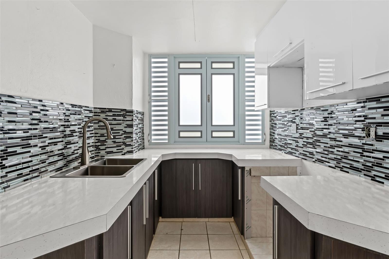 LOS COLOBOS PARK - Residential