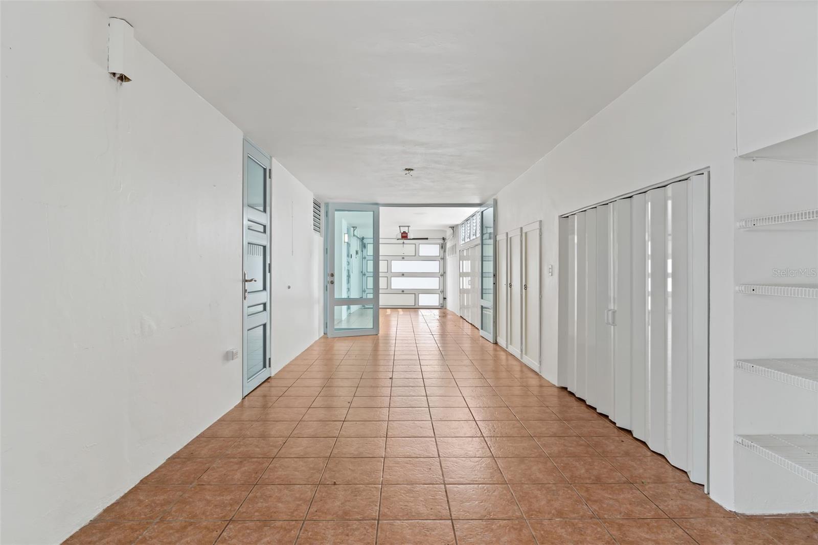 LOS COLOBOS PARK - Residential