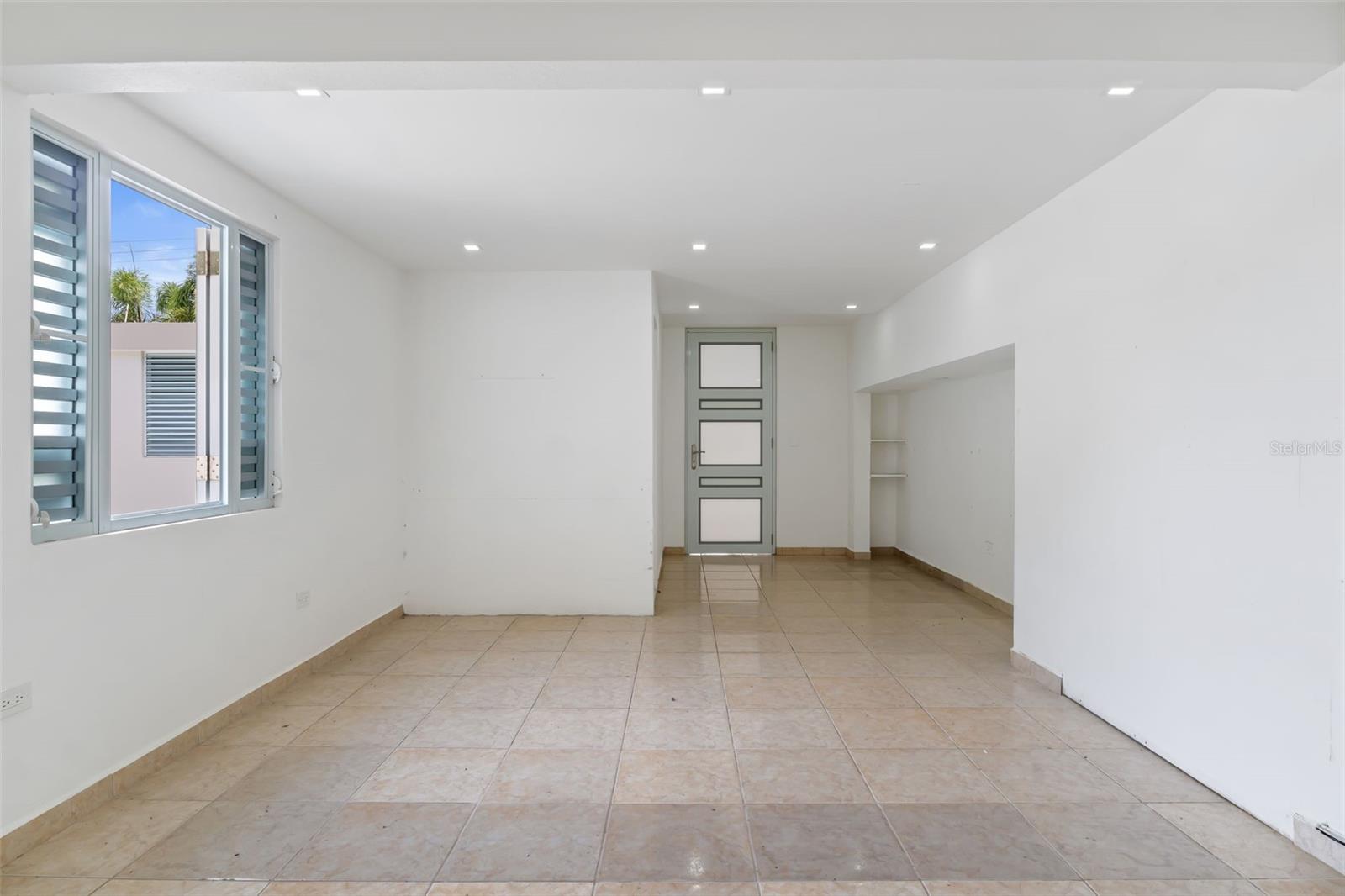 LOS COLOBOS PARK - Residential