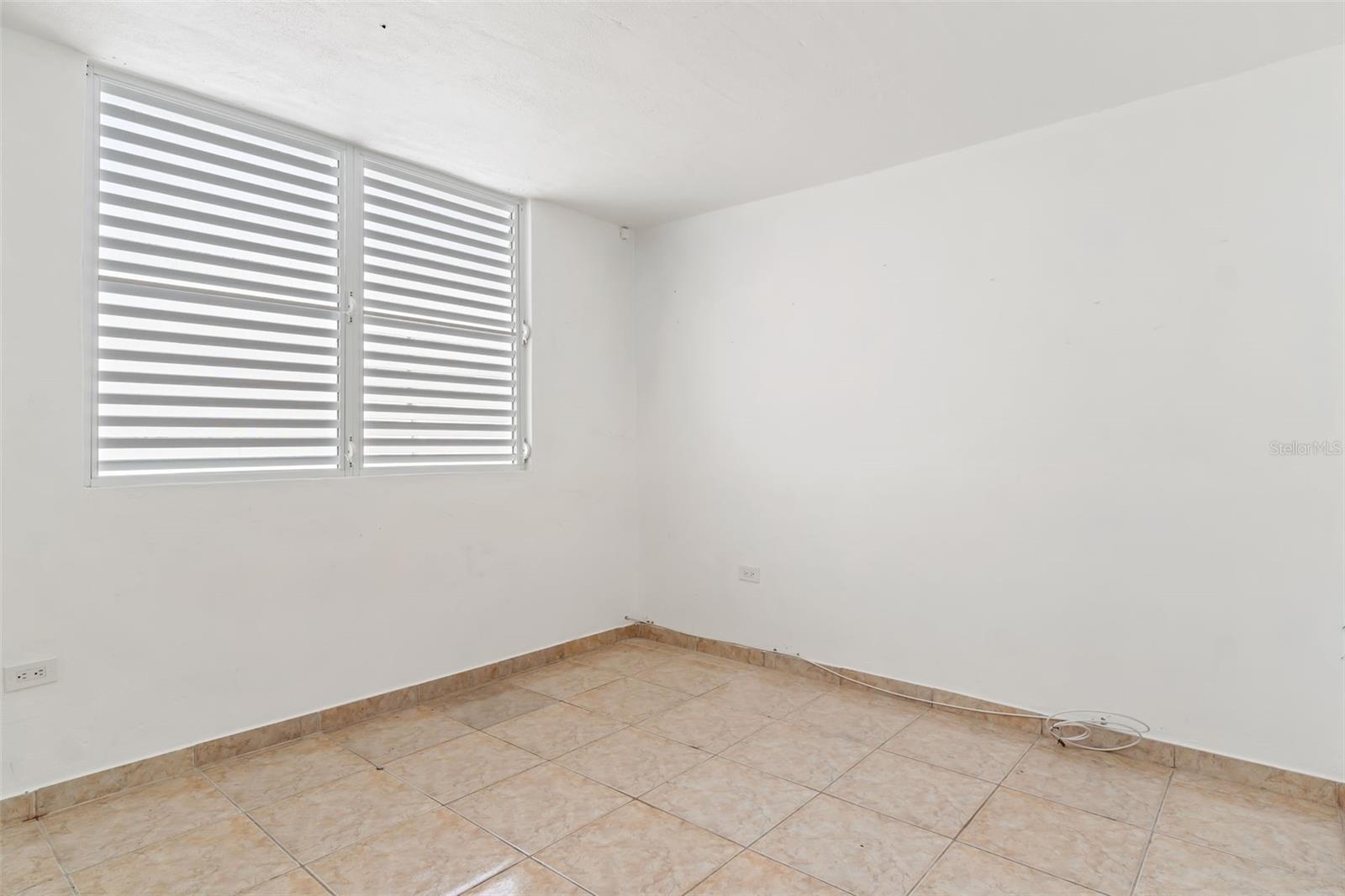 LOS COLOBOS PARK - Residential