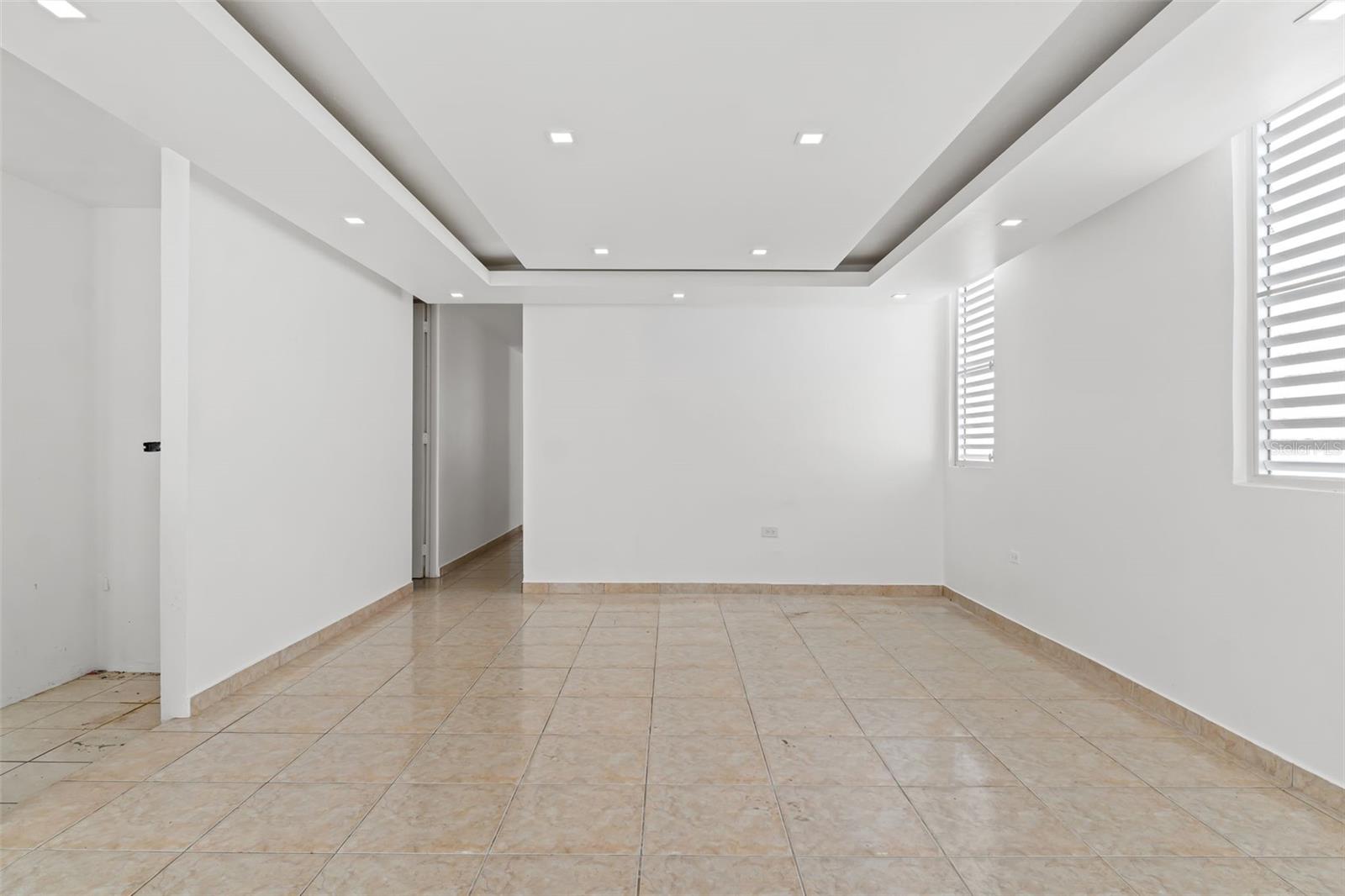 LOS COLOBOS PARK - Residential