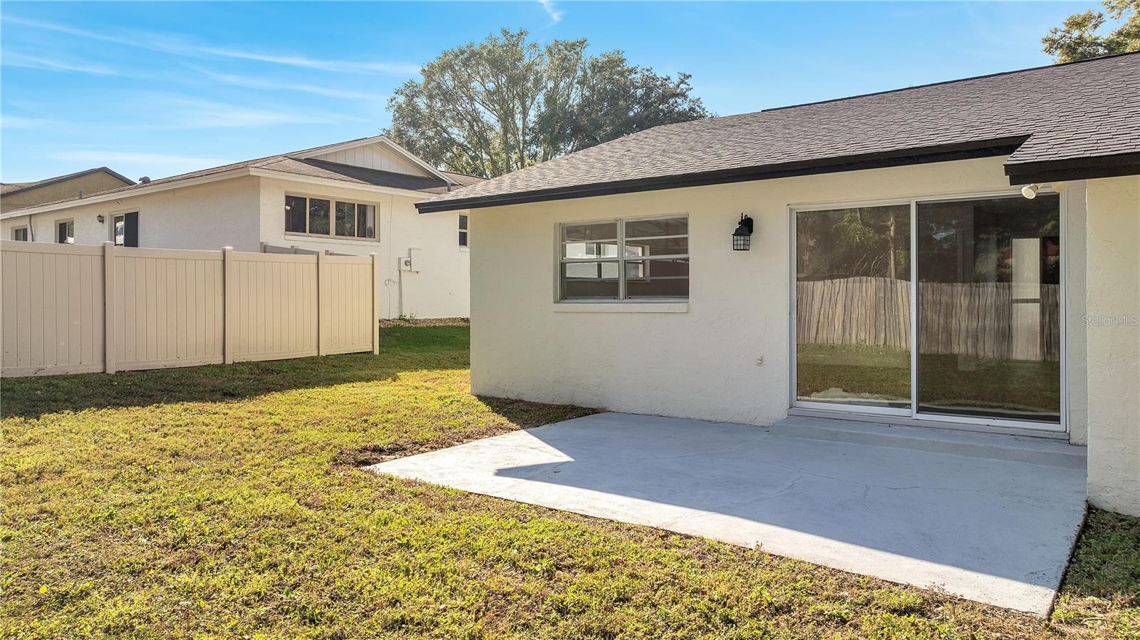 BARCLAY WOODS 1ST ADD - Residential Lease