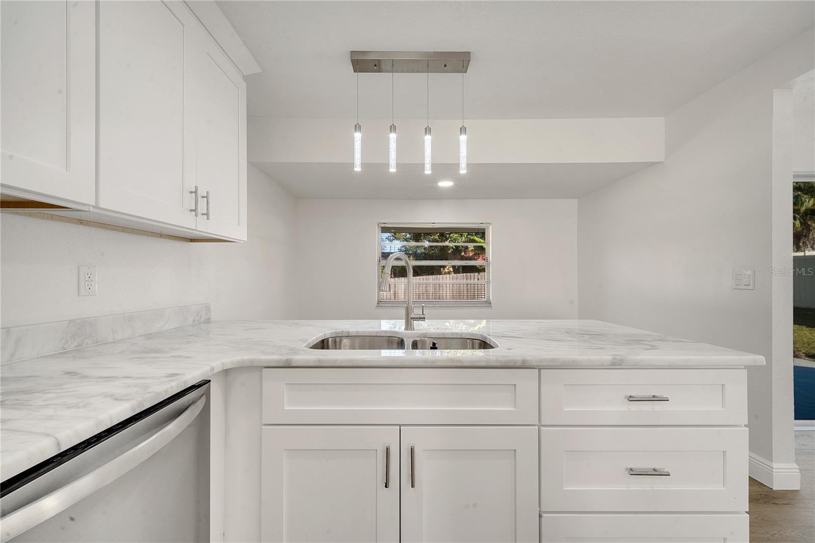 BARCLAY WOODS 1ST ADD - Residential Lease