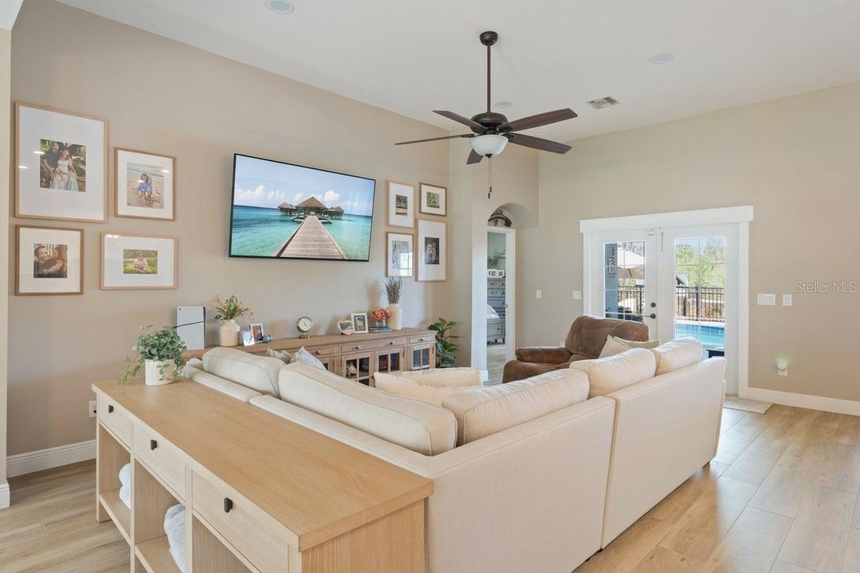 LAKE BEAUCLAIRE SUB - Residential