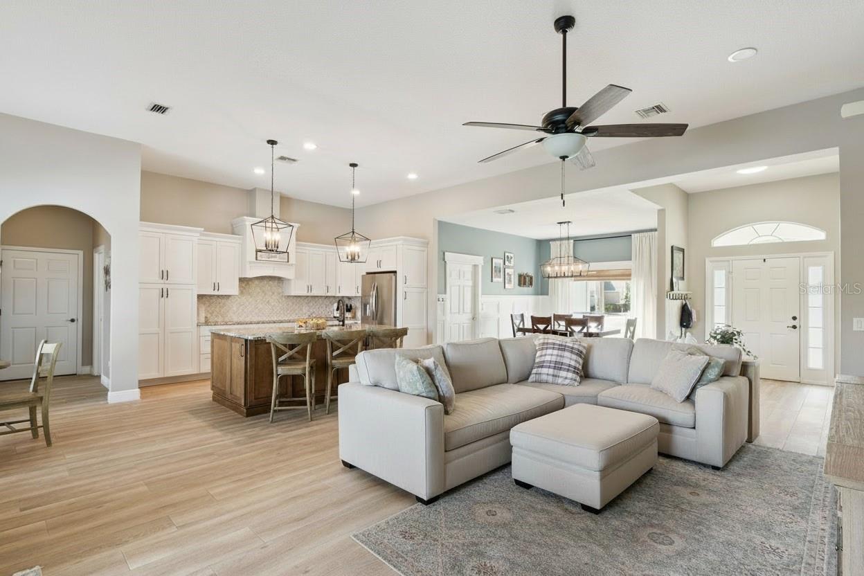 LAKE BEAUCLAIRE SUB - Residential