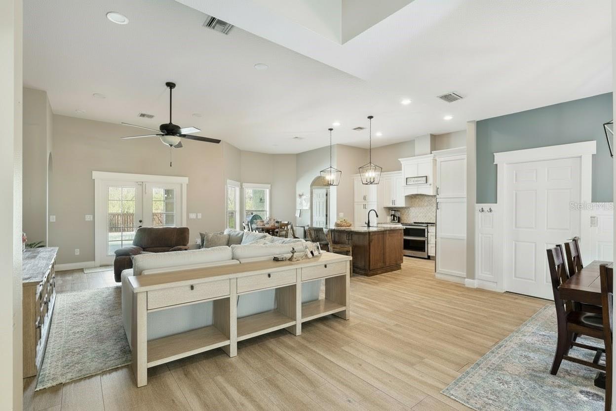 LAKE BEAUCLAIRE SUB - Residential