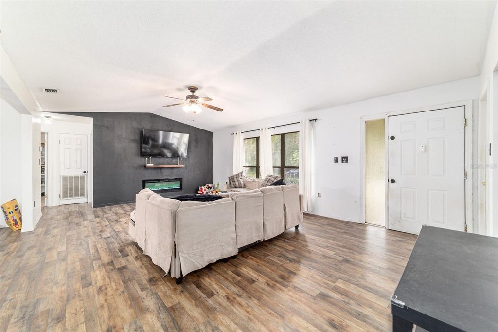 Photo of 2313 NE 34th Place, Ocala, FL 34479 (MLS # OM710628)