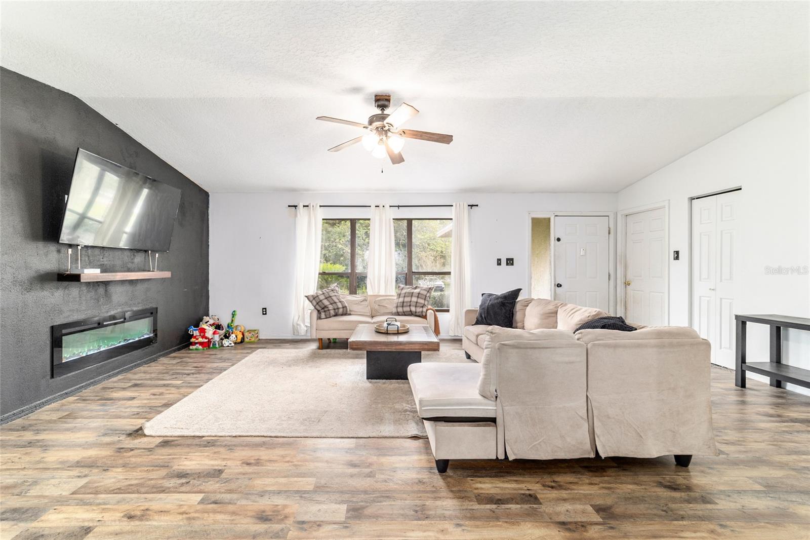 2313 NE 34TH PLACE