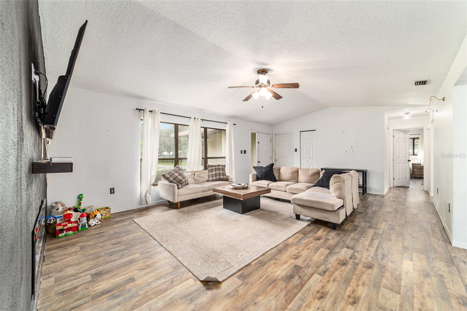 2313 NE 34TH PLACE