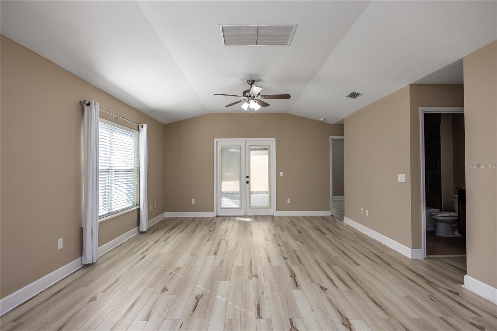 OAK VIEW VILLAGE - Residential