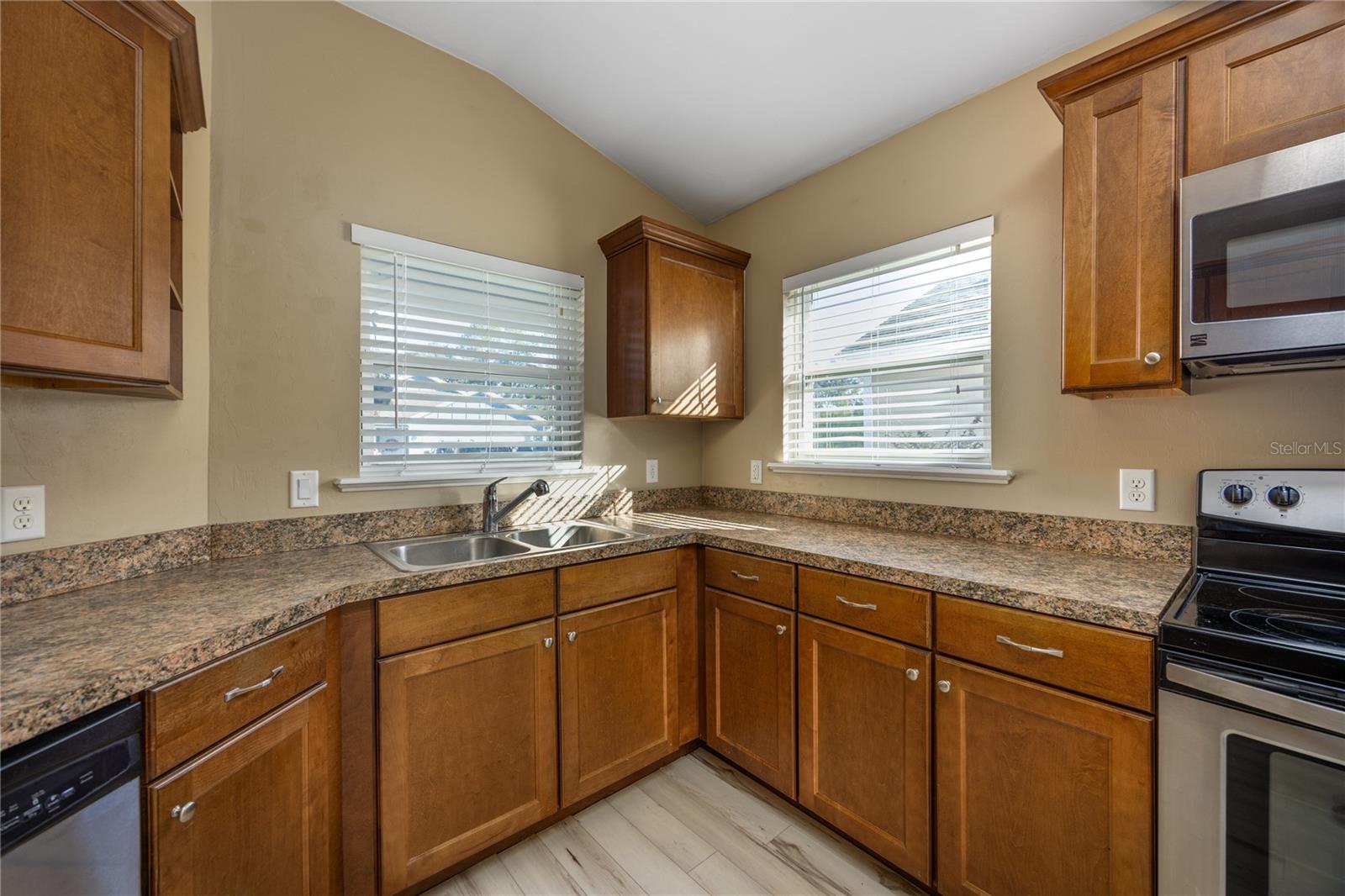 OAK VIEW VILLAGE - Residential