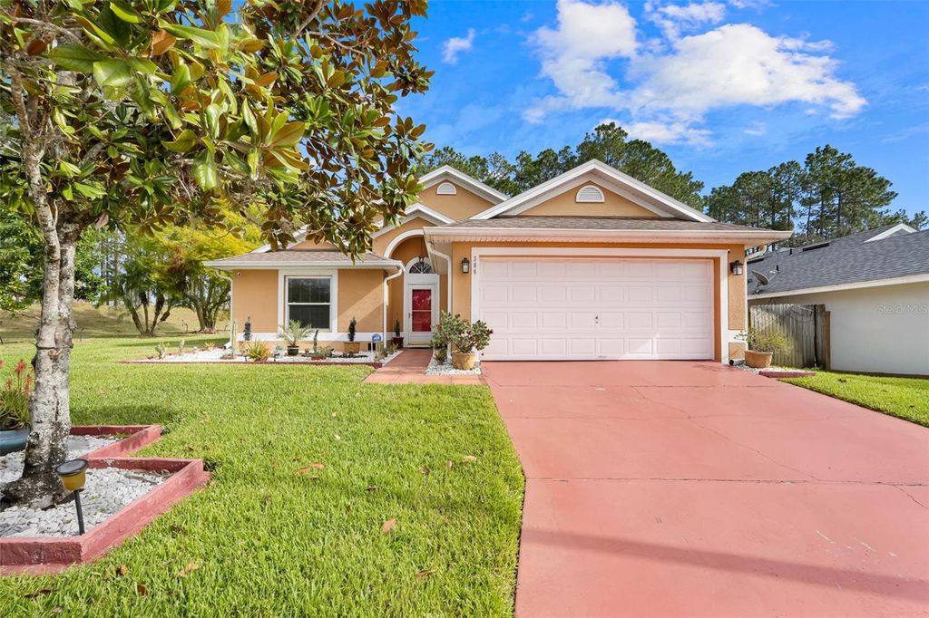 Photo of 304 Quimby Drive, Davenport, FL 33897 (MLS # G5106480)