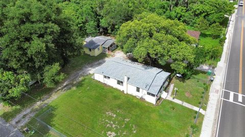 A home in DELAND