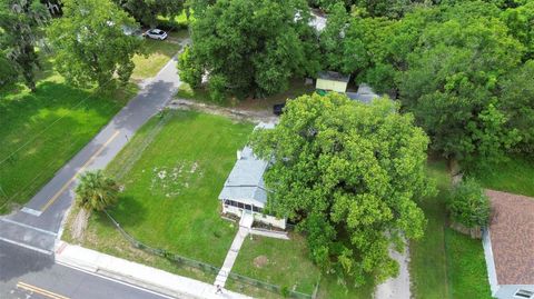 A home in DELAND