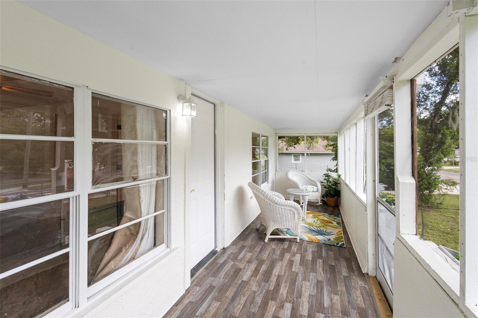 409 W BERESFORD AVENUE