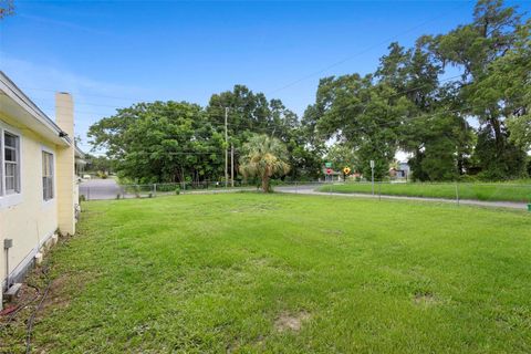 A home in DELAND