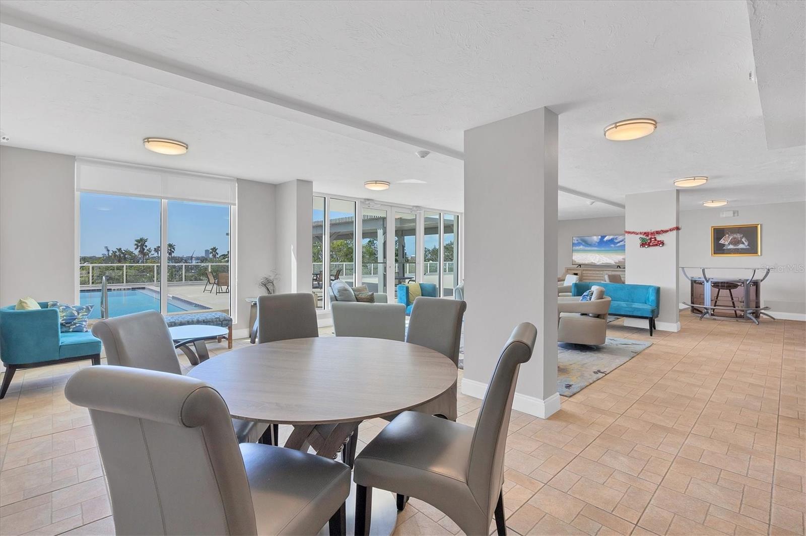 DOLPHIN TOWER - Residential