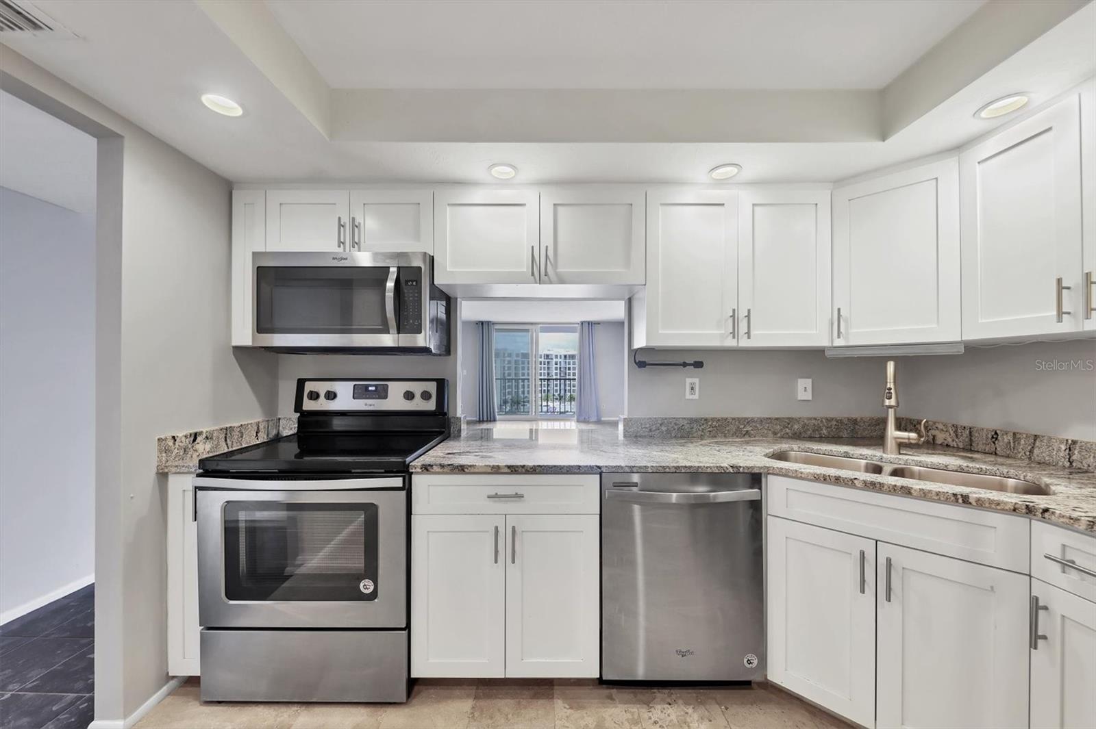 DOLPHIN TOWER - Residential