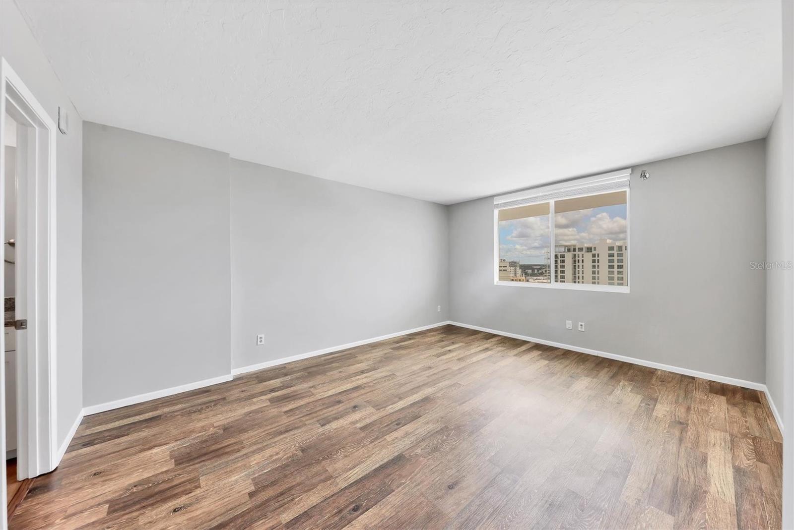 DOLPHIN TOWER - Residential