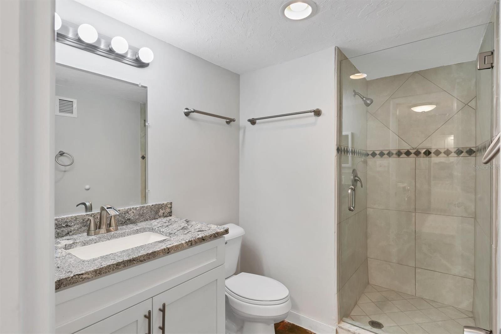 DOLPHIN TOWER - Residential