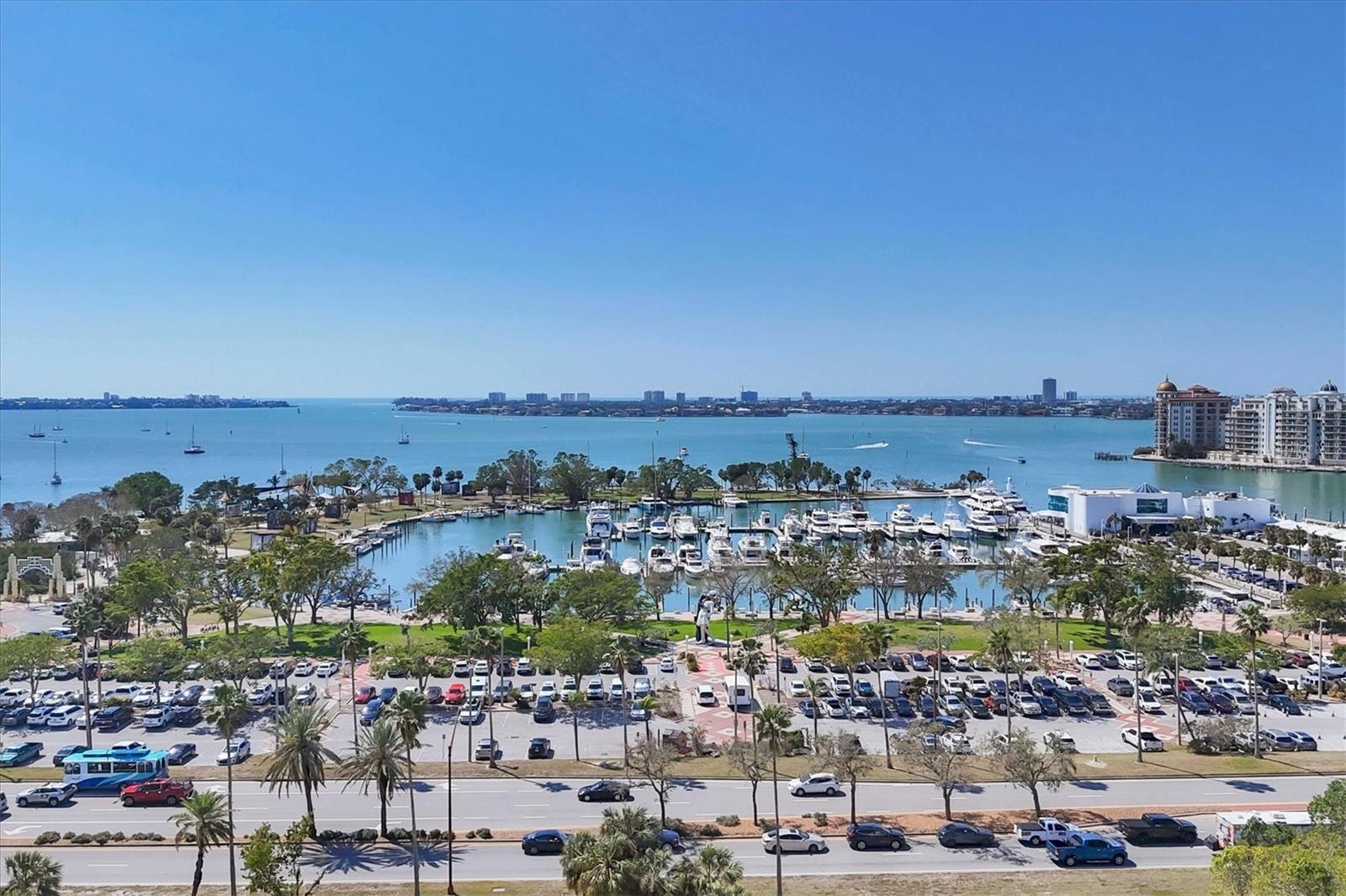 DOLPHIN TOWER - Residential