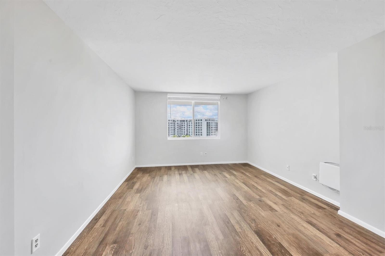 DOLPHIN TOWER - Residential