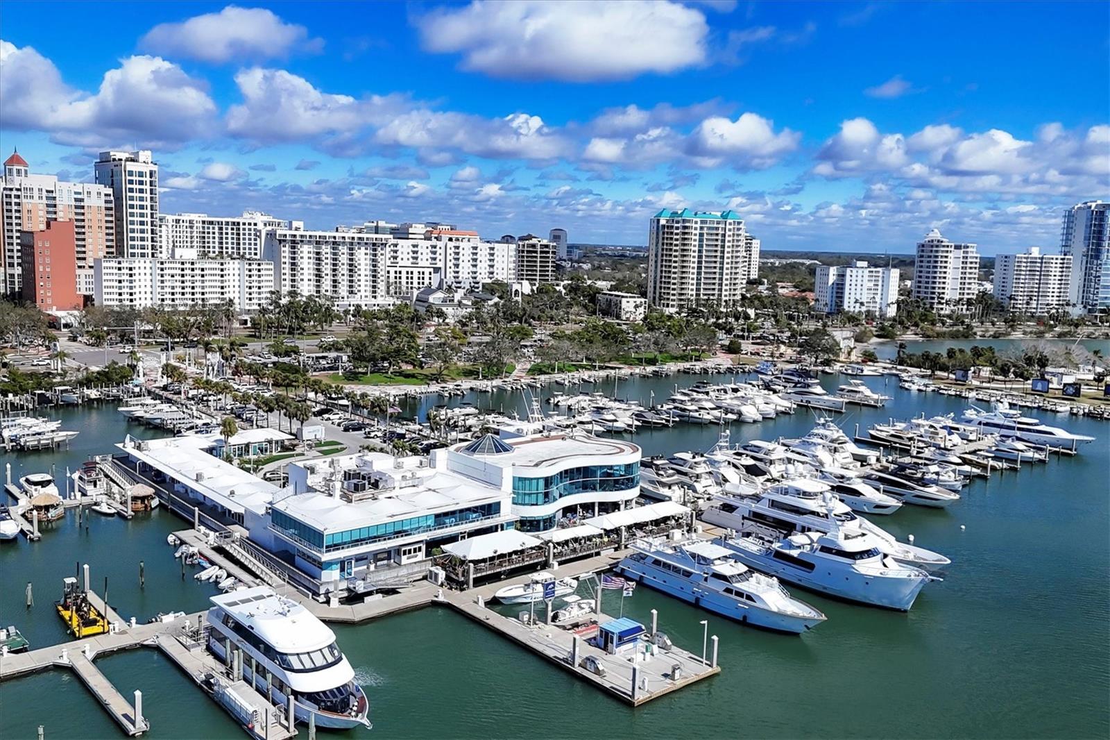 DOLPHIN TOWER - Residential