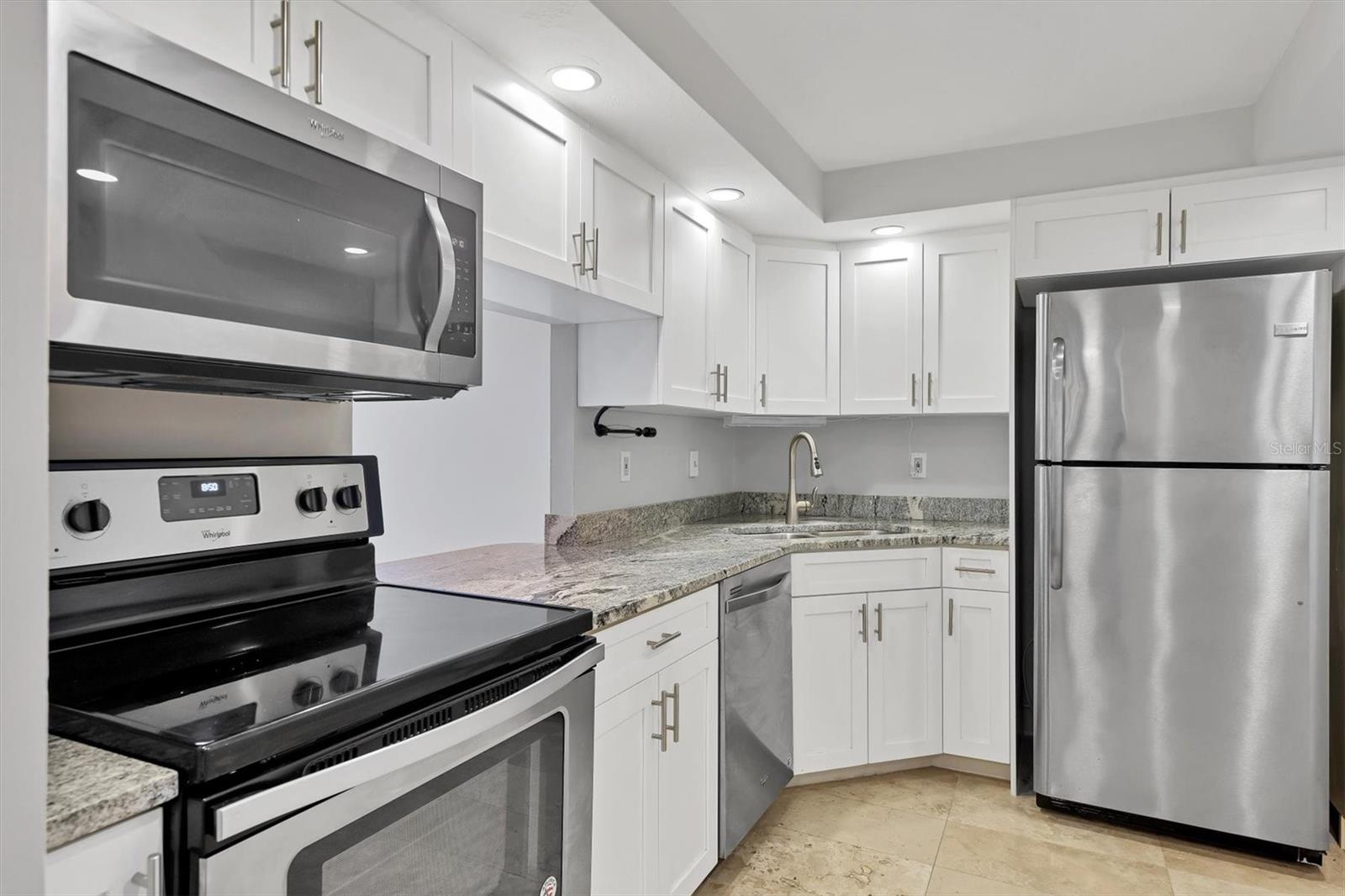 DOLPHIN TOWER - Residential