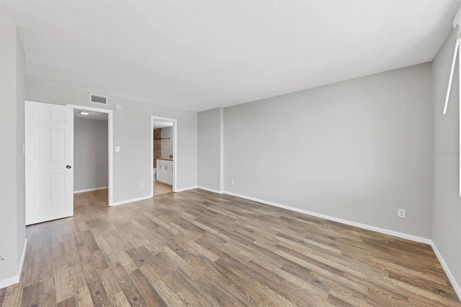 DOLPHIN TOWER - Residential