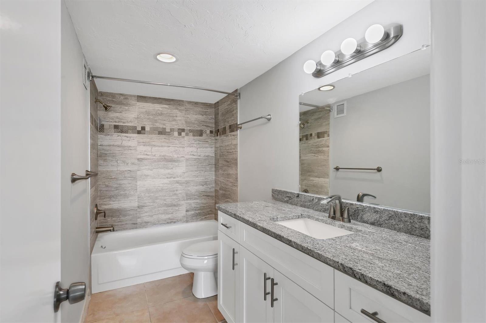 DOLPHIN TOWER - Residential