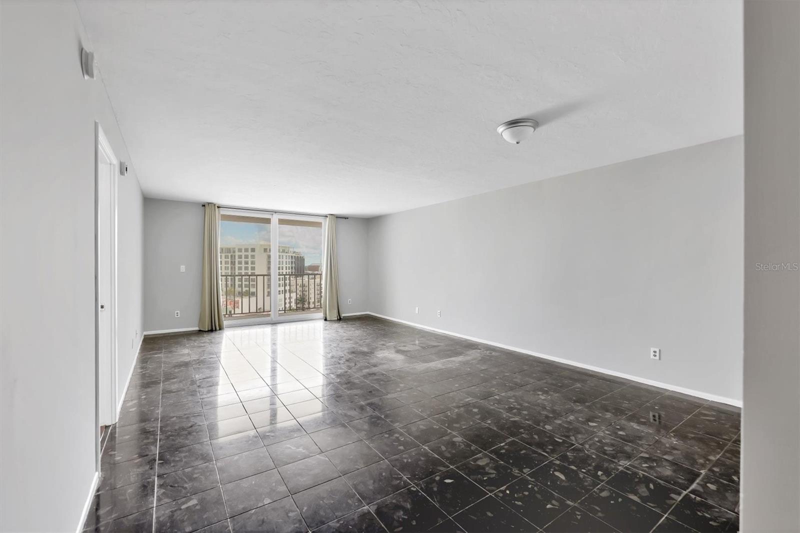 DOLPHIN TOWER - Residential