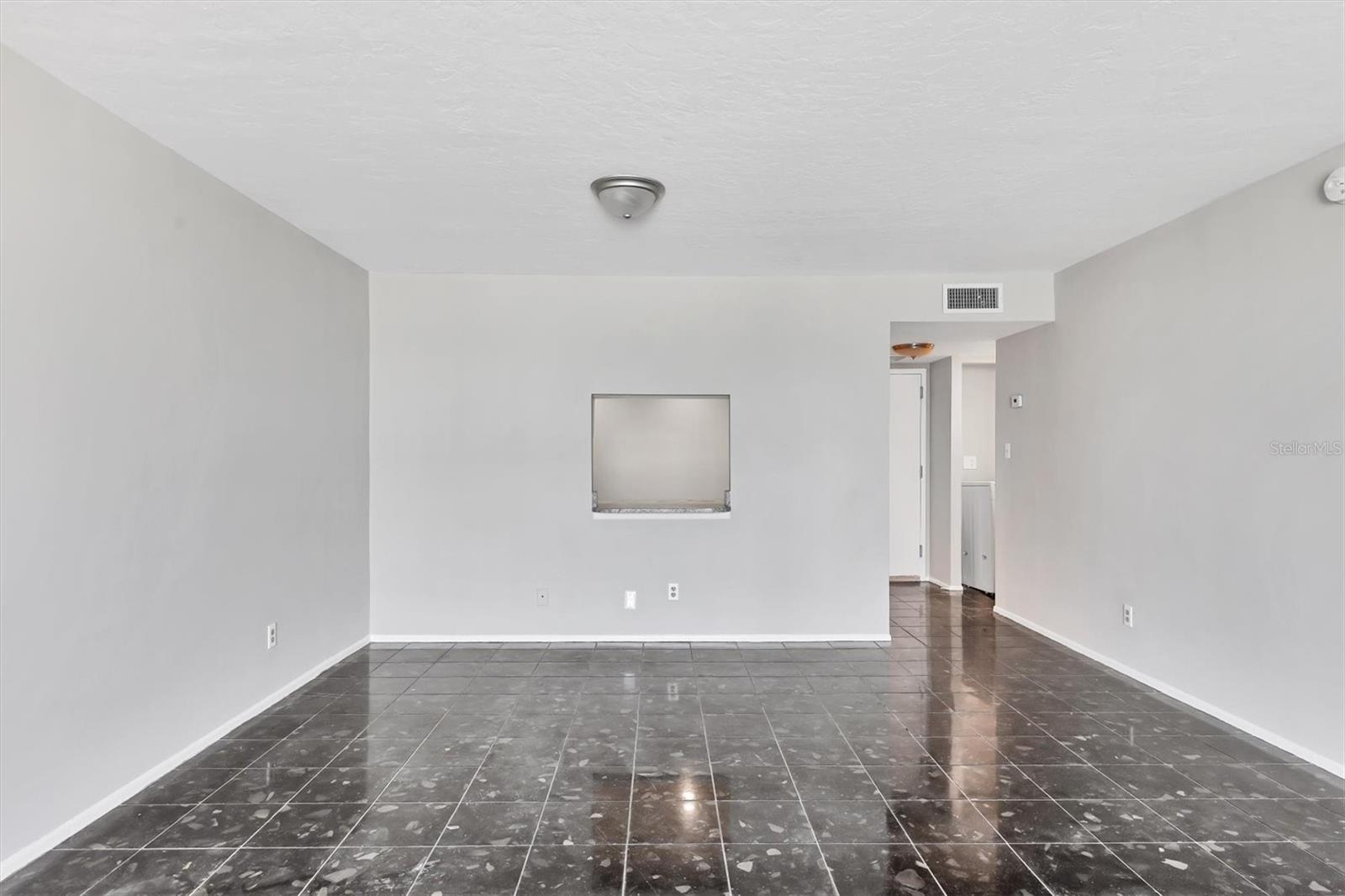 DOLPHIN TOWER - Residential